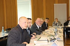 v.l. Dr. Horst-Dietrich Elvers, Bezirksamt Friedrichshain-Kreuzberg; Jochen Kopelke, Landesvorsitzender der Gewerkschaft der Polizei; Andreas Müller, Jugendrichter Brandenburg; Hubert Wimber, ehemaliger Polizeipräsident Münster; Janhenning Kuhn; Leiter Bremer Staatsanwaltschaft