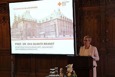 Senatorin Prof. Dr. Eva Quante-Brandt bei dem Festakt: 150 Jahre Deutsches Rotes Kreuz in Bremen