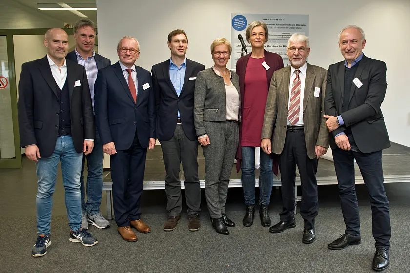 v.l.n.r.  Vorstand des SV Werder Bremen, Marco Bode, Kanzler der Universität Bremen, Martin Mehrtens, Leiter der Landesvertretung der Techniker Krankenkasse, Sönke Schmidt-Bodenstein, Senatorin für Wissenschaft, Gesundheit und Verbraucherschutz, Eva Quante-Brandt, Landesbeauftragte für Organspende, Sonja Schäfer, Neurobiologe Gerhard Roth und Dekan des Fachbereichs 11 der Uni Bremen, Stefan Görres