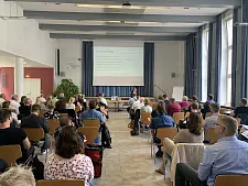 Vortragssituation mit der Senatorin Frau Bernhard