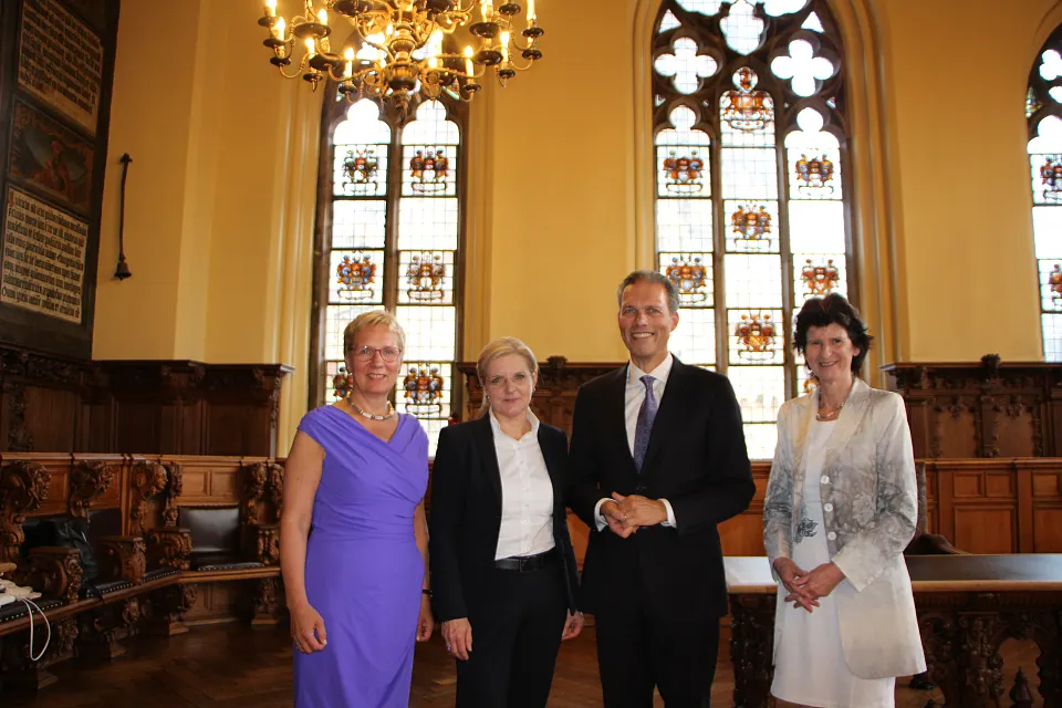 (v. l. n. r.) ,  Senatorin Prof. Dr. Eva Quante-Brandt, Prof. Dr. Martina Brockmeier, Vorsitzende des Wissenschaftsrates, Thomas May, Generalsekretär des Wissenschaftsrates und Eva Maria Stange, Sächsische Wissenschaftsministerin