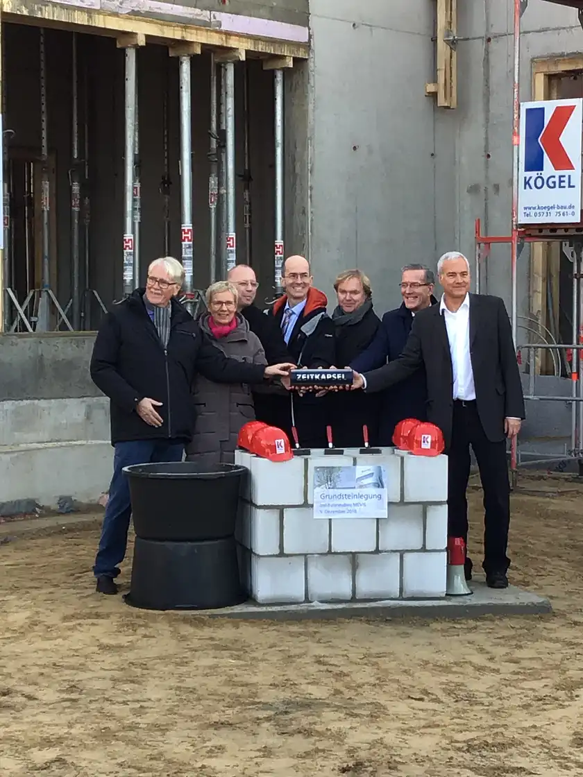 Senatorin Quante-Brandt bei der Grundsteinlegung des MEVIS