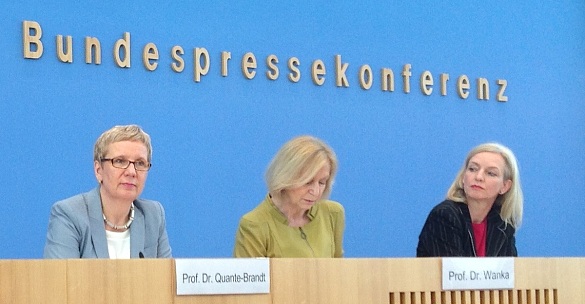 (v. l. n. r.) Senatorin Prof. Dr. Eva Quante-Brandt, Bundesministerin für Forschung und Bilduing Prof. Dr. Johanna Wanka und Frau Welty