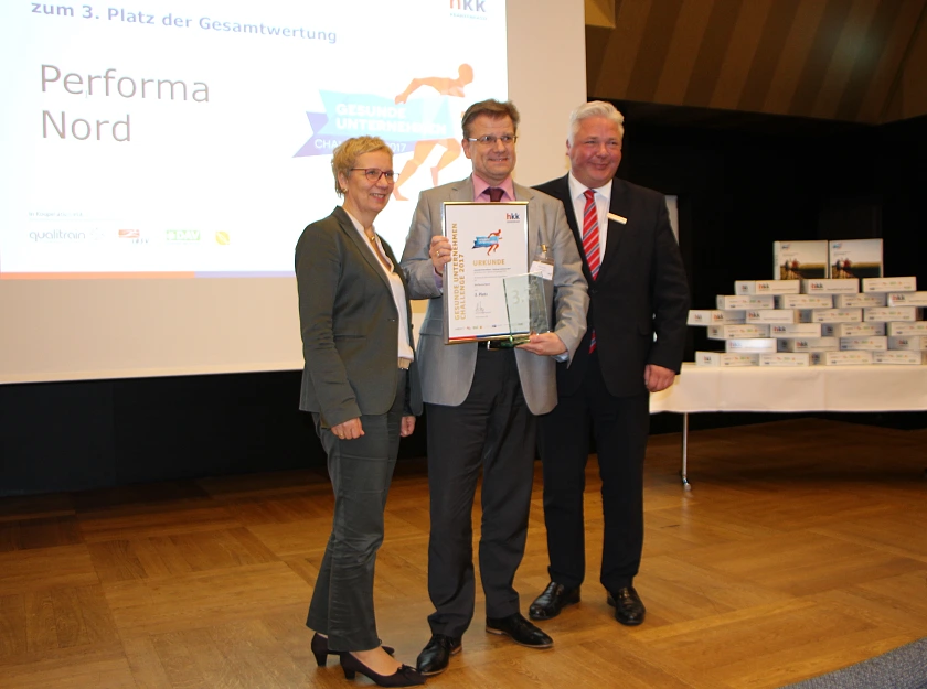 Senatorin Eva Quante-Brandt, Claus Suhling (Performa Nord) und Lutz Trey (HKK)