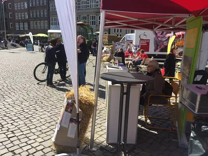 Bild des Infostandes der Bremer Tafel e.V.