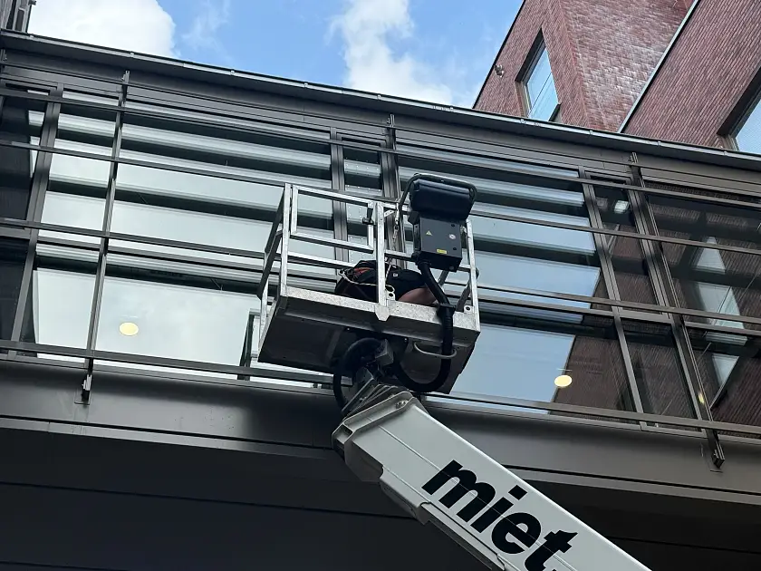 Gondel des Steigers vor der Glasbrücke